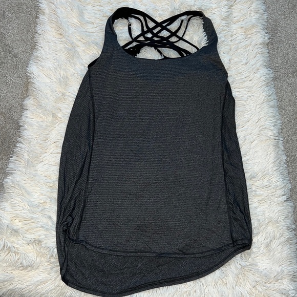 Lululemon work out top size 10 w/ build in bra & removable cup inserts - stripe - Picture 6 of 16